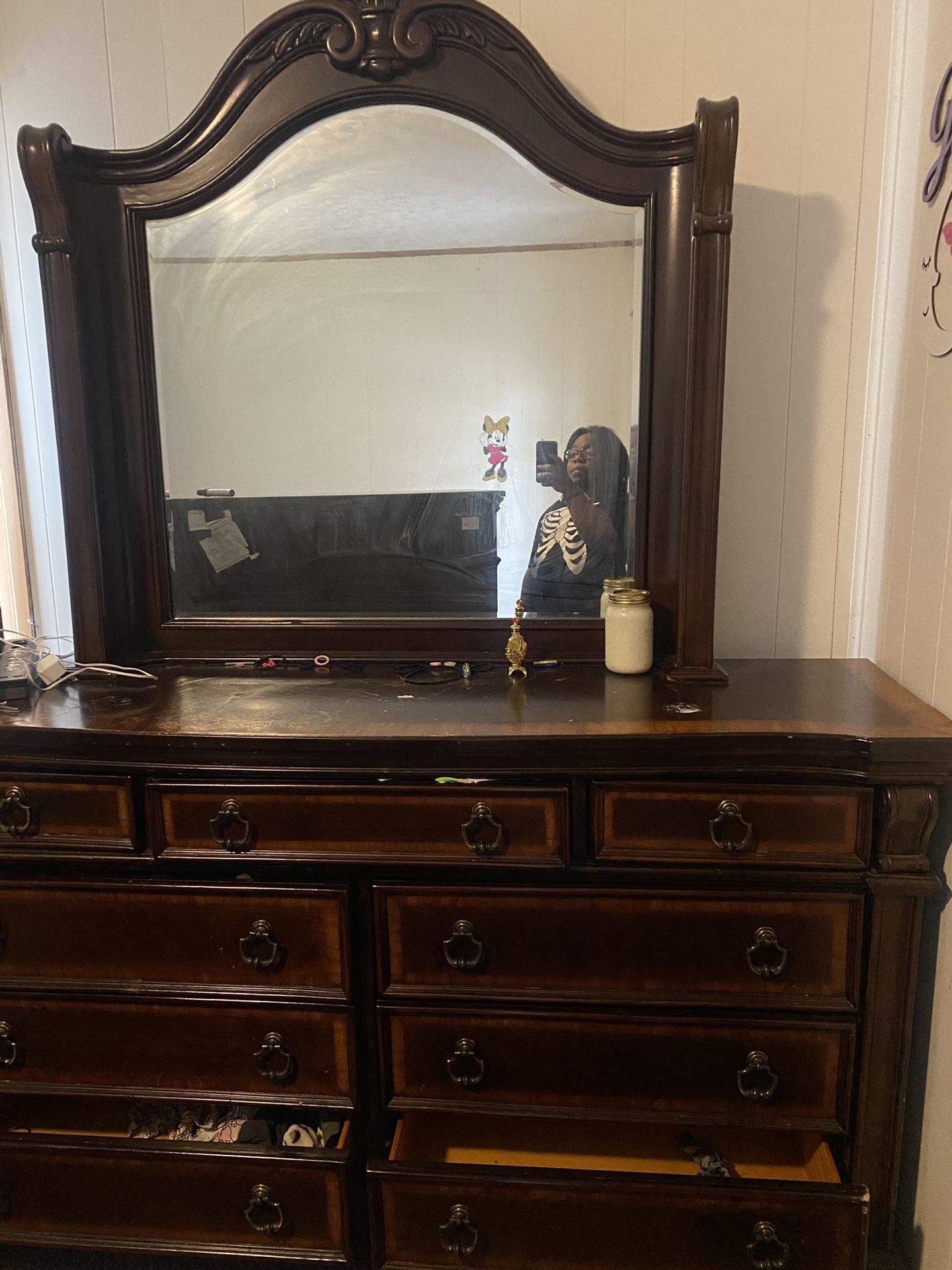 Dresser With Vanity Mirror