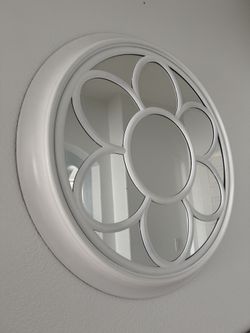 Round Mirror Decor