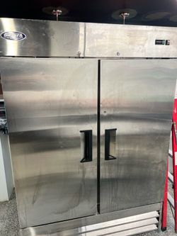 Commercial freezer