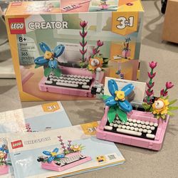 Lego Creator 3-in-1 Typewriter with Flowers 31169