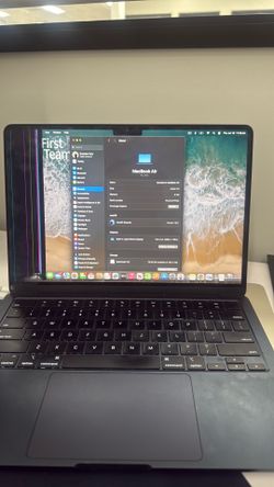 Macbook Air 2022 Damaged Screen