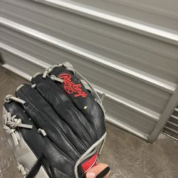 Baseball Gloves 