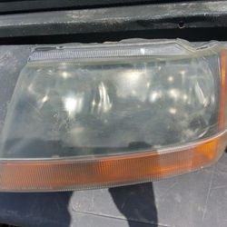 99-04 Jeep Cherokee Headlights 