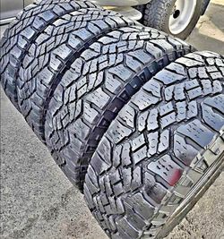 275 65 18 Goodyear tires Con 80% de Vida Las 4