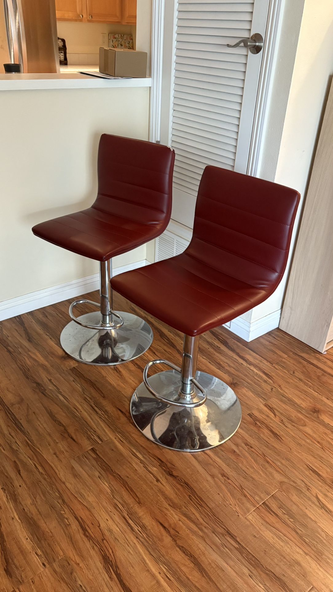 2 Bar Stools