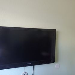Panasonic TV 30×19 inch
