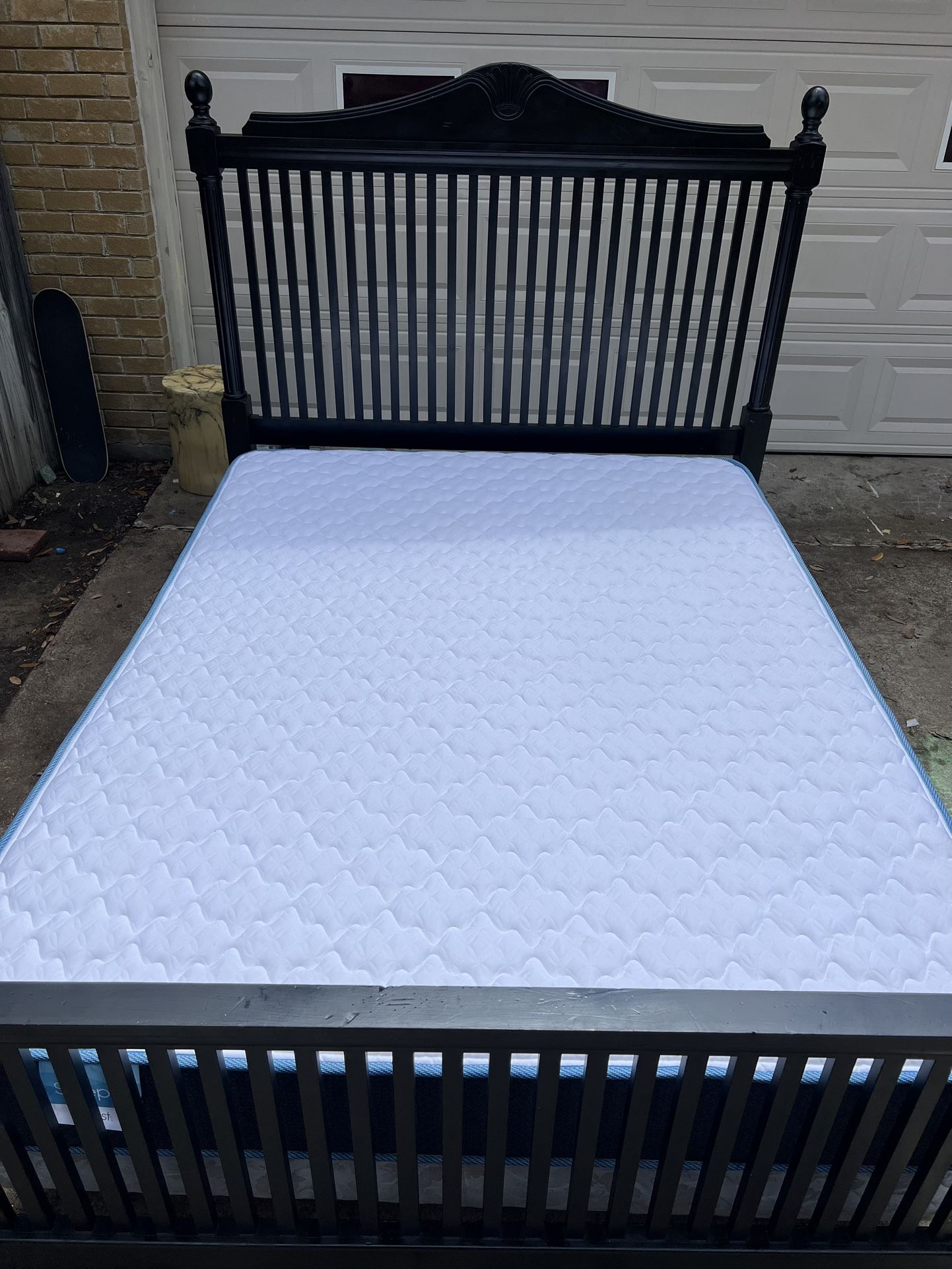 I am selling a Queen frame pure wood box spring bed and its practically new mattress $300 for all home delivery available for an extra transportation 