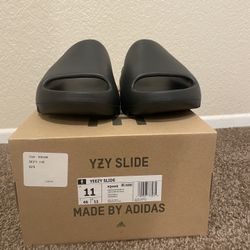 Brand New Yeezy Slides – Onyx – Size 11 (Men’s)