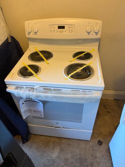 Ge white stove