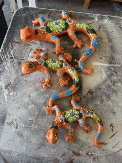 Hanging Lizards 