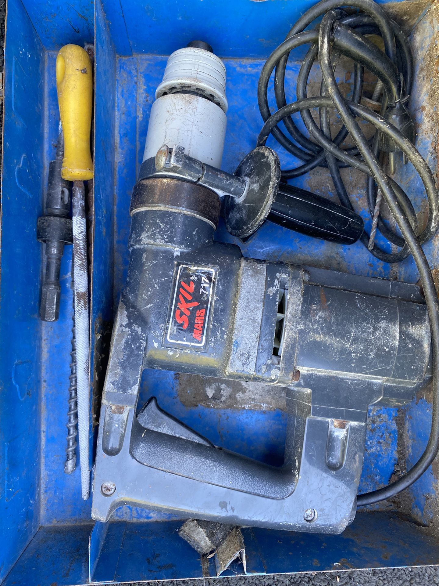 Skil Roto Hammer 717 hammer drill in metal case