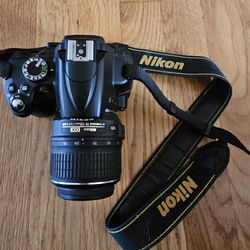 Nikon Video Camera Also Takes Regular Pictures Excellent Condition
