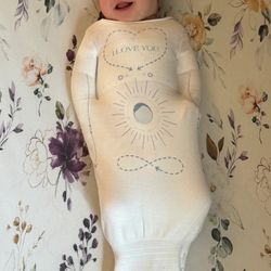 The Kahlmi "Massage Me" Swaddelini