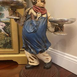 Very Nice kitchen decoration in Statue