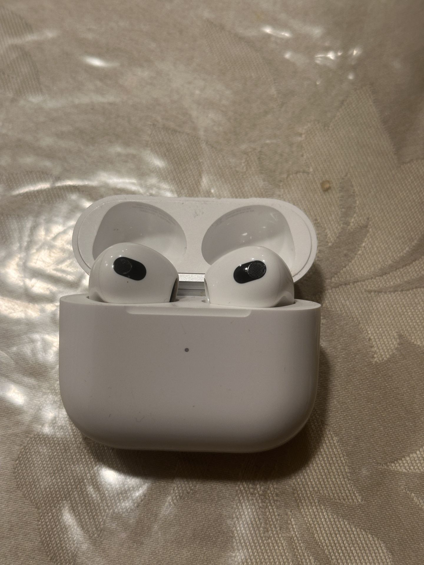 AirPods 3