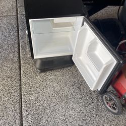 Mini Refrigerator 