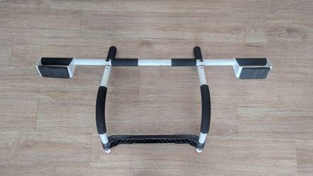 Door Mounted Pull Up Bar