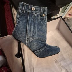 Woman's Boots 