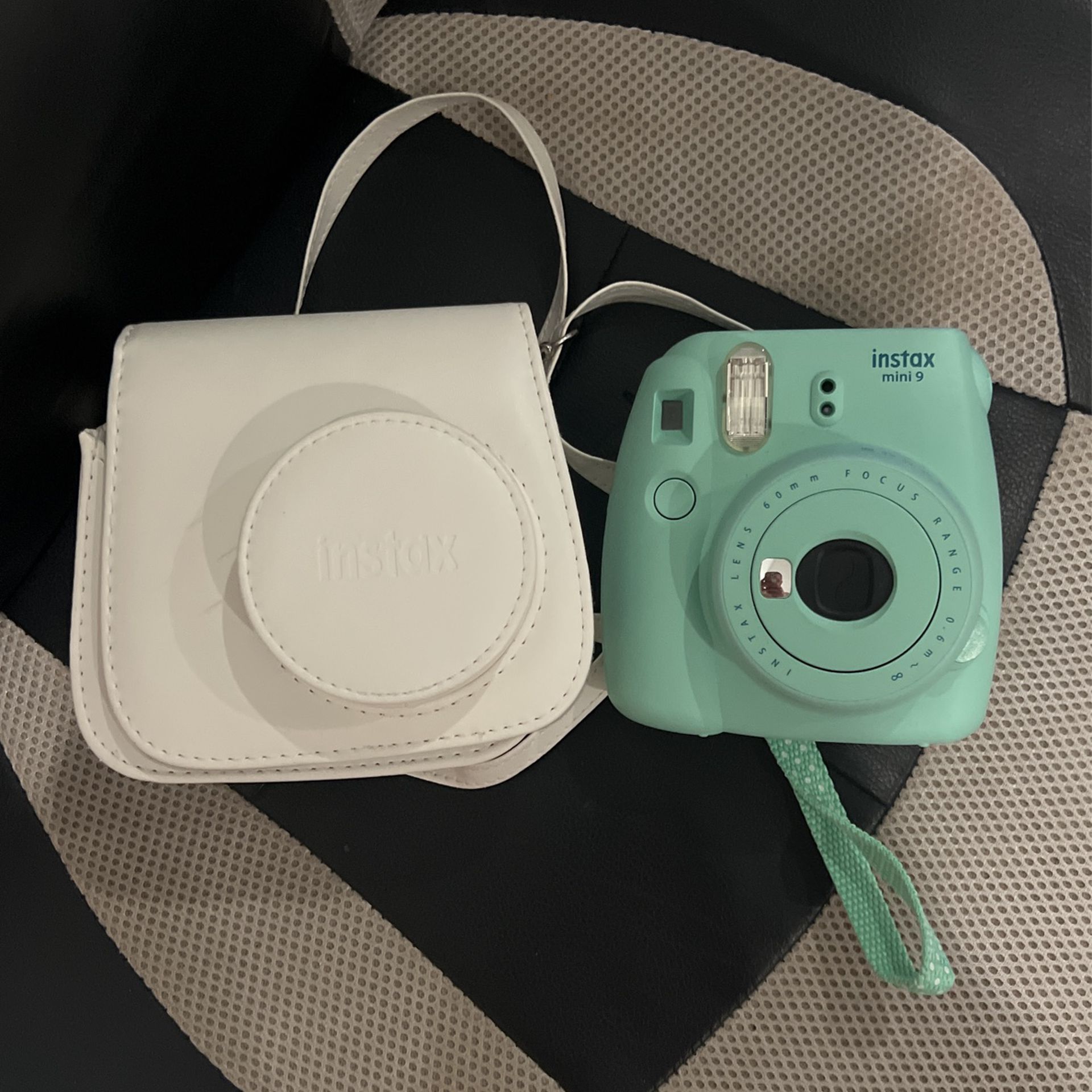 Polaroid Camera Fuji Film Instax Mini 9