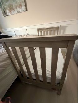 Crib/ toddler bed