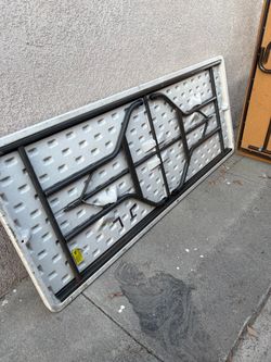 Foldable tables