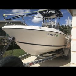 19ft Cobia Only 400hrs on motor!!!!!