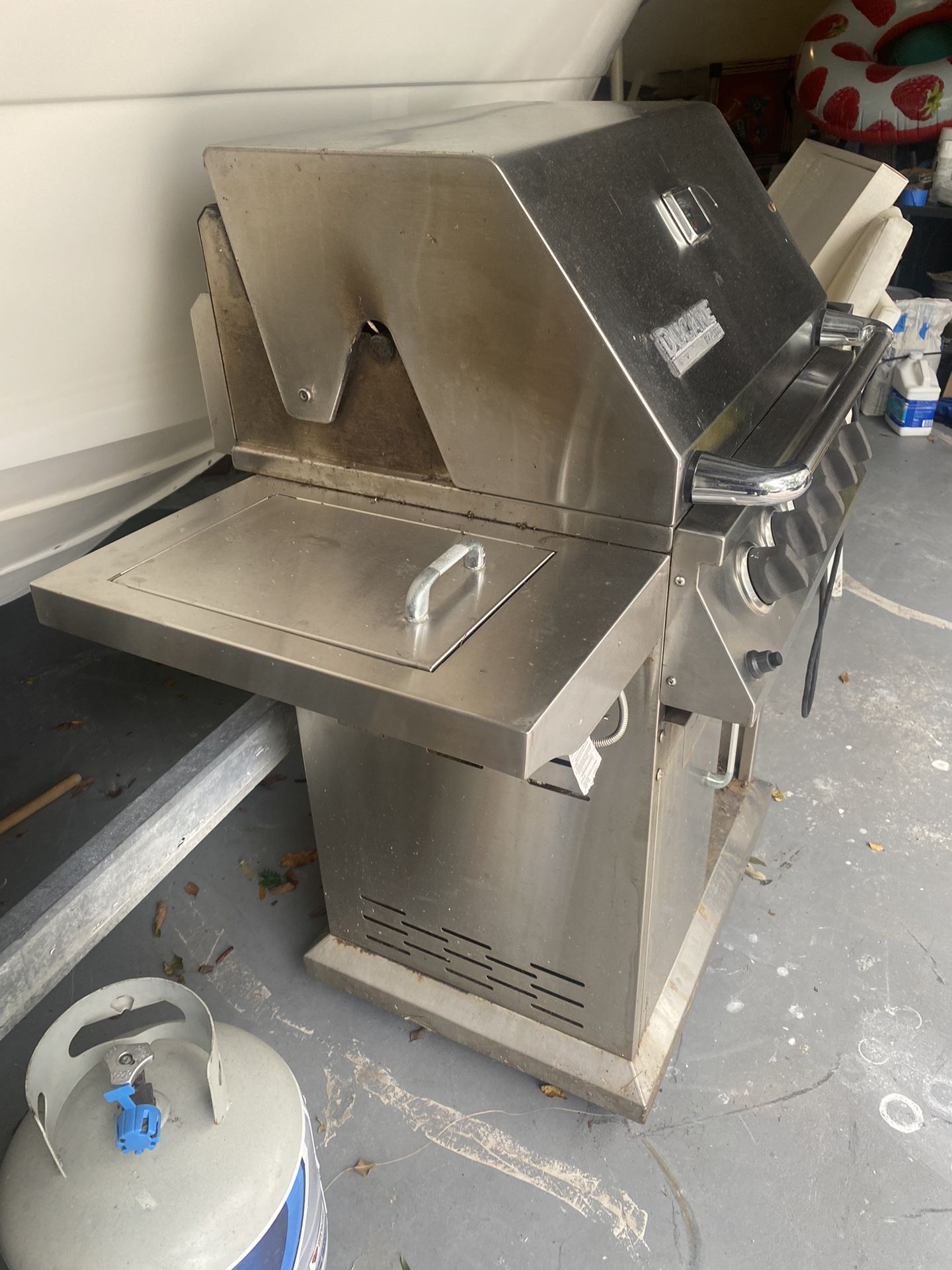 Ducane Propane Gas Grill with Infrared Rear Burner and Infrared Side