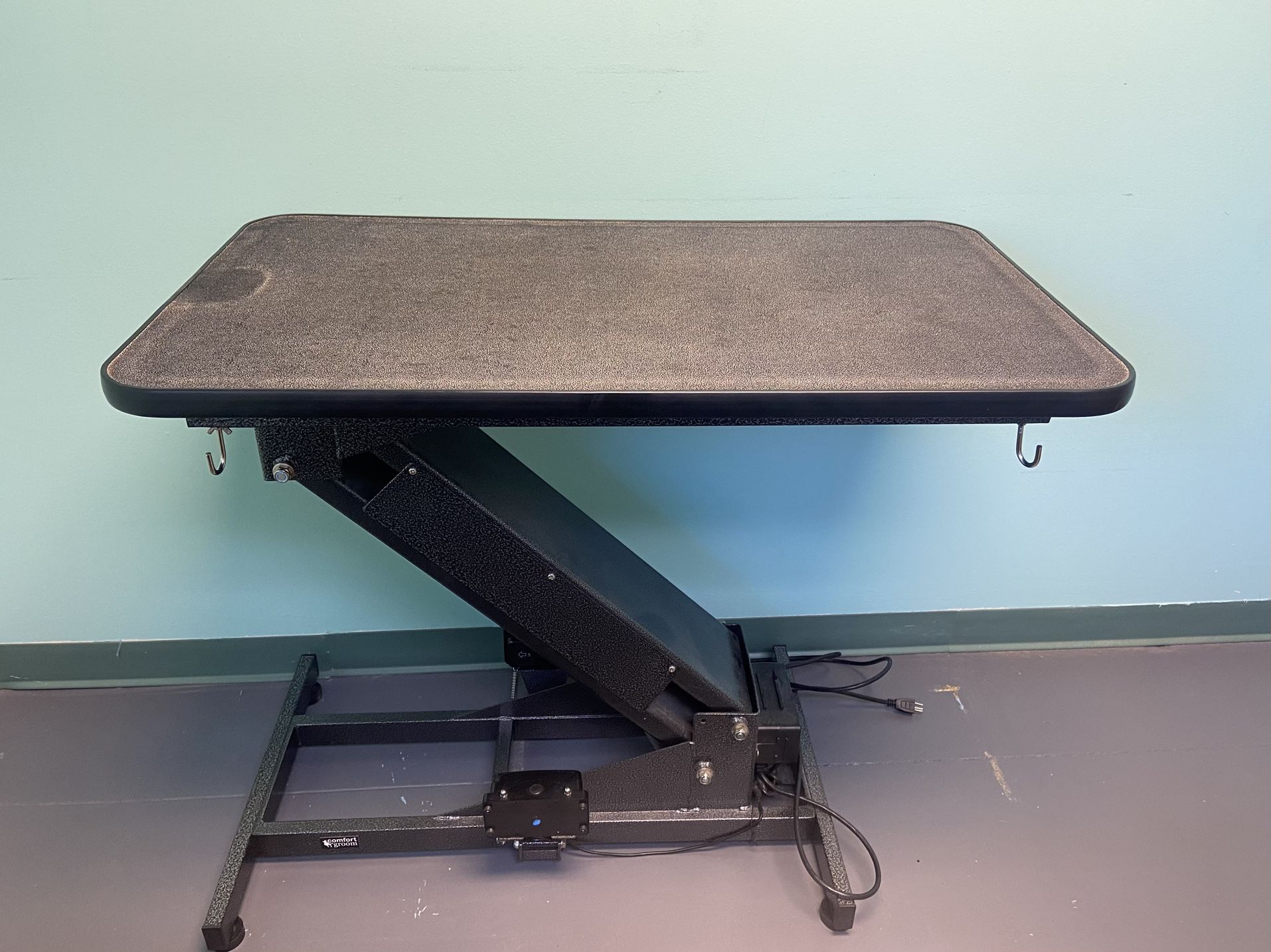 Used ComfortGroom Utlra Low Z-Lift Electric Grooming Table
