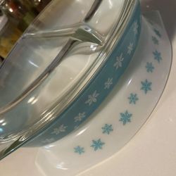 Vintage Pyrex Divided Casserole Dish 1 1/2 Qt White with Blue Snowflakes and Lid