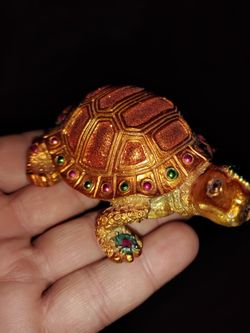 ANTIQUE GOLD ENAMEL TURTLE WITH COLORED STONES RARE