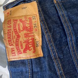 Levi’s Jeans 501 6 Pants 180 for all. Each 30