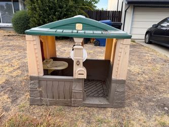 Free kids playhouse
