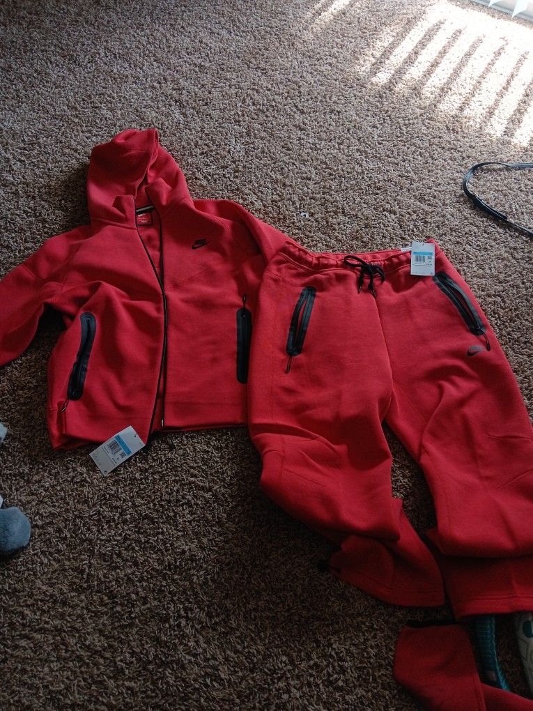 Light University Red Nike Fleece Tech