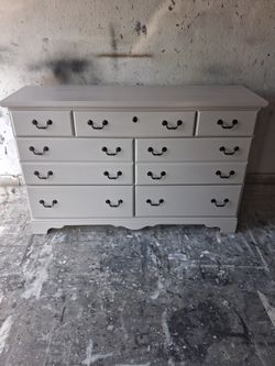 DRESSER/CHANGING TABLE