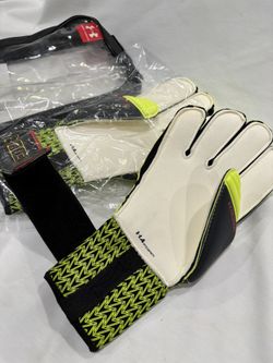 Under Armour Soccer Goal Keeper Gloves Size 9 New.