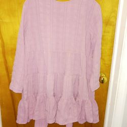 Very Nice Ladies Size Large Top 