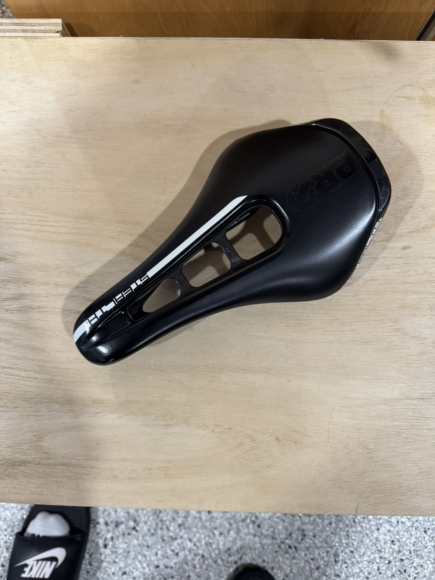 Pro Stealth Super light carbon rail Saddle