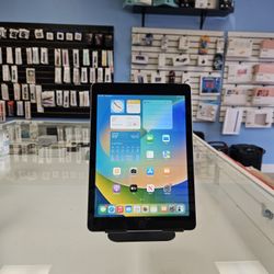 iPad 5th Generation 32GB Space Gray Cellular Unlocked