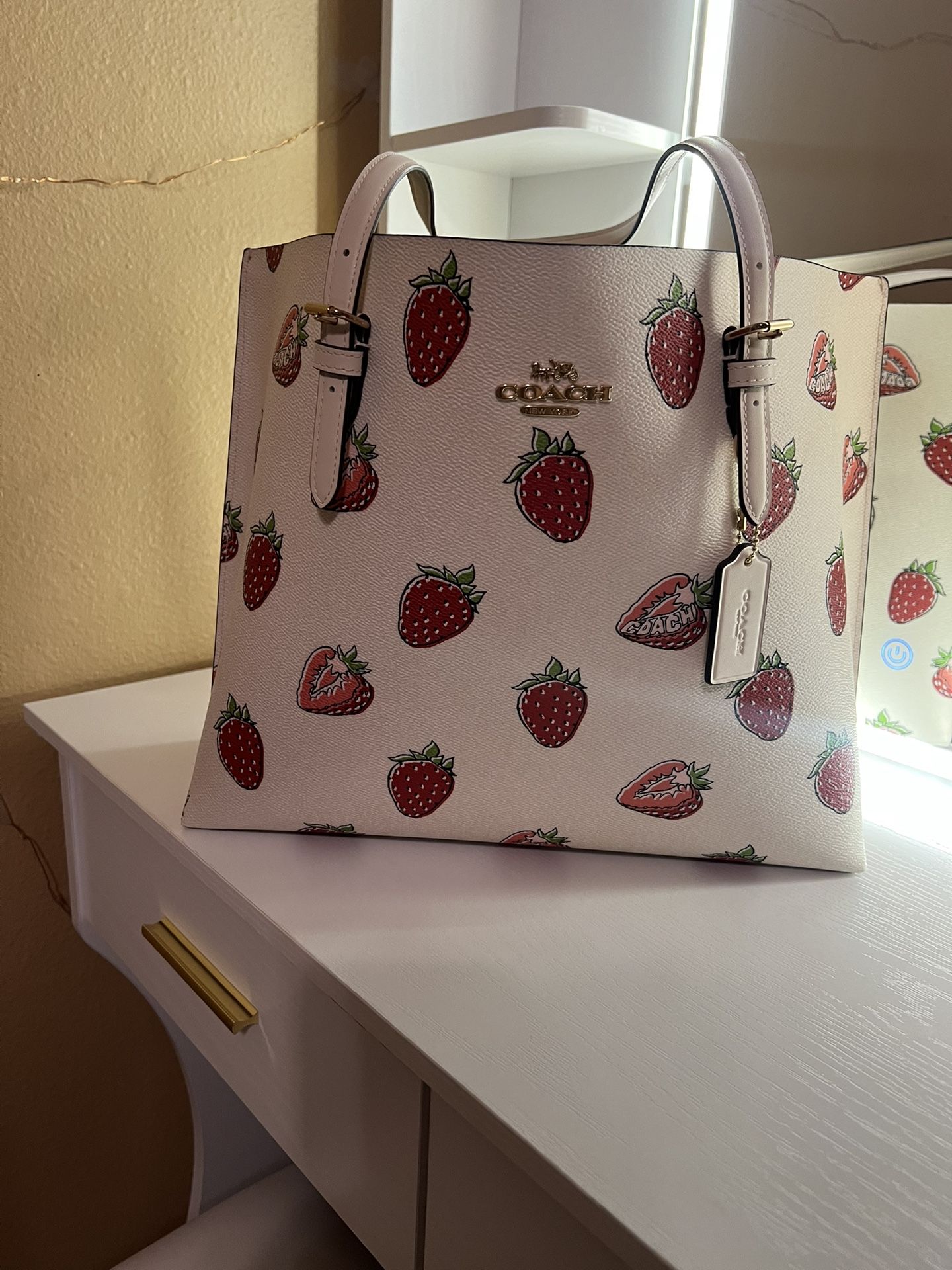 Mollie Tote Bag With Strawberry Print