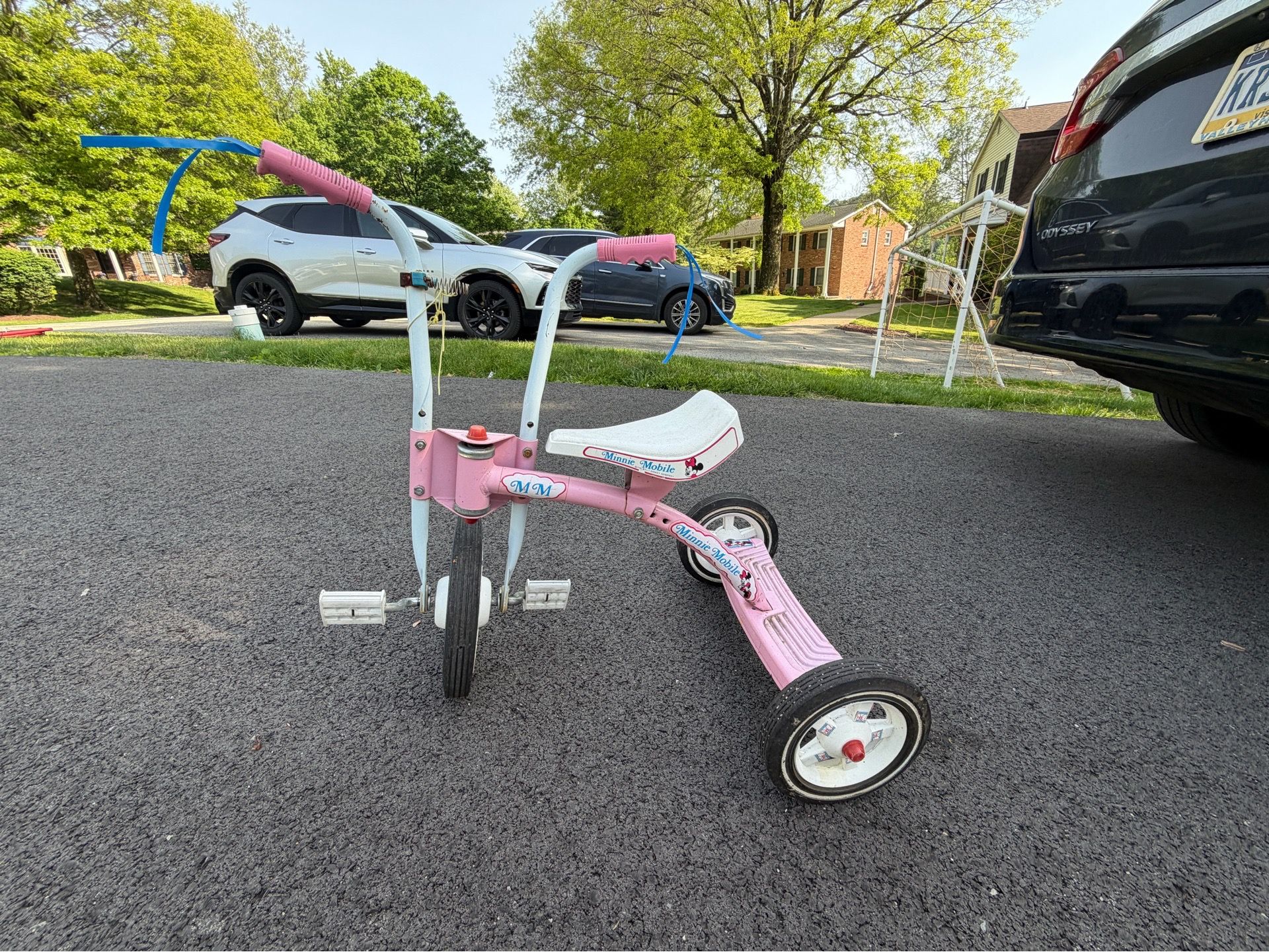 Roadmaster Minnie Mobile 80s Retro Tricycle