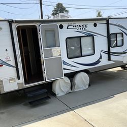 2014 Salem Cruse Light  Travel Trailer 20 Ft White 