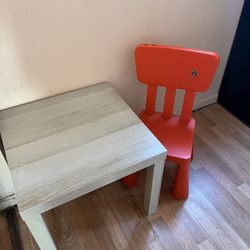 kids table and chair 