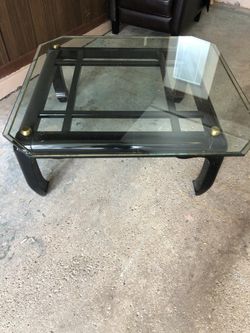Big glass coffee table very heavy and big in size