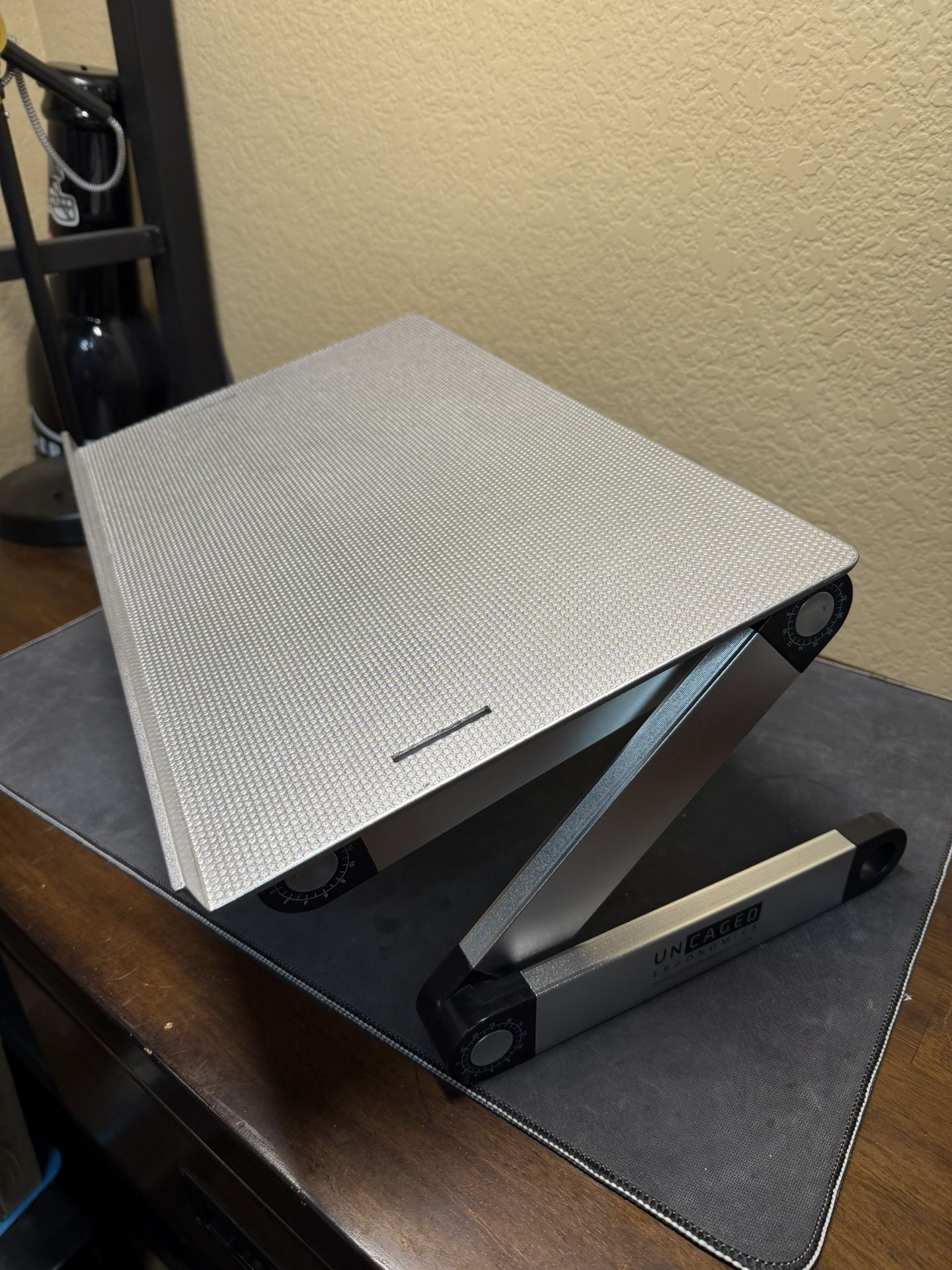 Uncaged Ergonomics Silver Adjustable Laptop Stand 18in