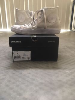 Women’s Cream Mesh Converse SZ 9