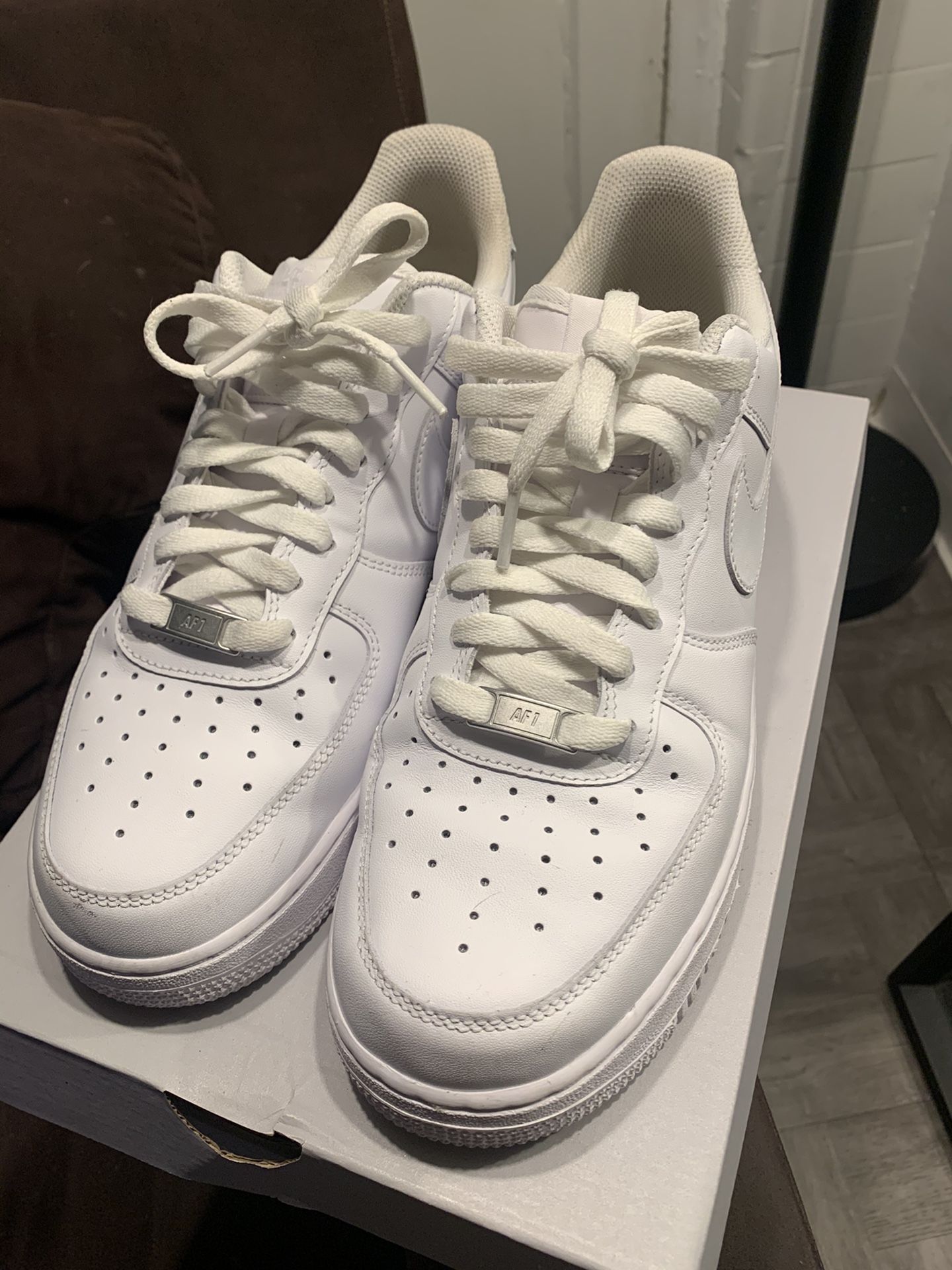 Nike uptown’s rain is annoying to get fly in, but these patent uptown main image 2