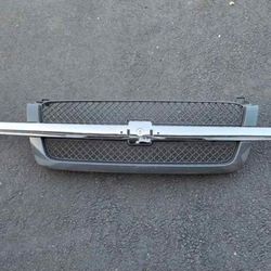02-06 Chevrolet Avalanche 03-07 Silverado Grille Parilla chevy