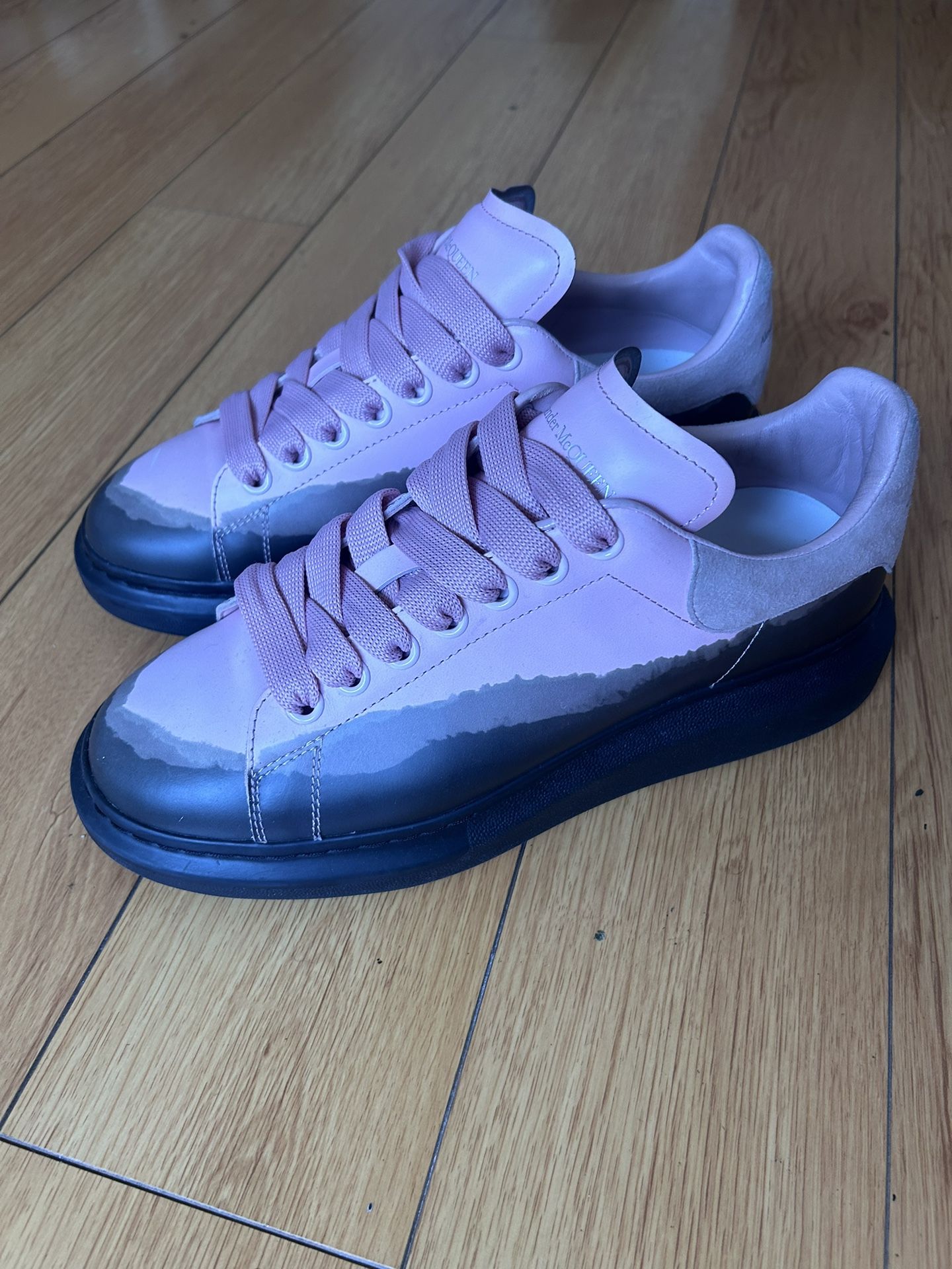Alexander McQueens Size 42