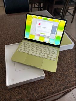 MacBook Neo Citrus