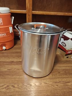 Loco turkey fryer with base